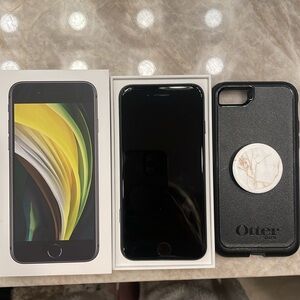 BRAND NEW UNLOCKED APPLE IPHONE SE-2nd GEN WITH OTTERBOX CASE AND POPSOCKIT!